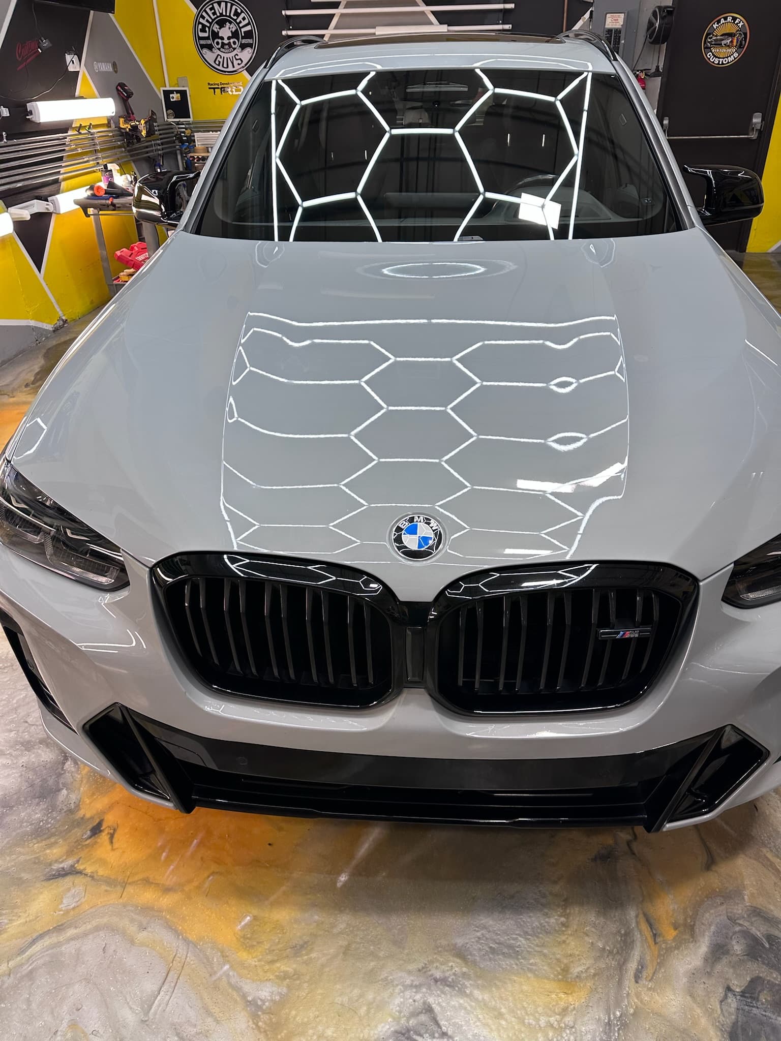 Reflective caliper detail — full wheel view showing finish effect